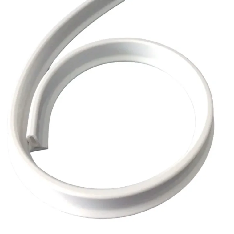Ageing resistant rubber sealing strip for window