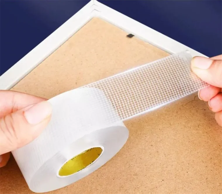 High-viscosity transparent nano tape for car decorations